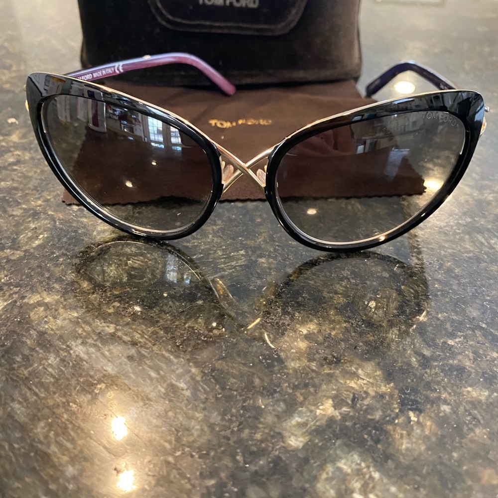 Barely worn Tom Ford Sunglasses